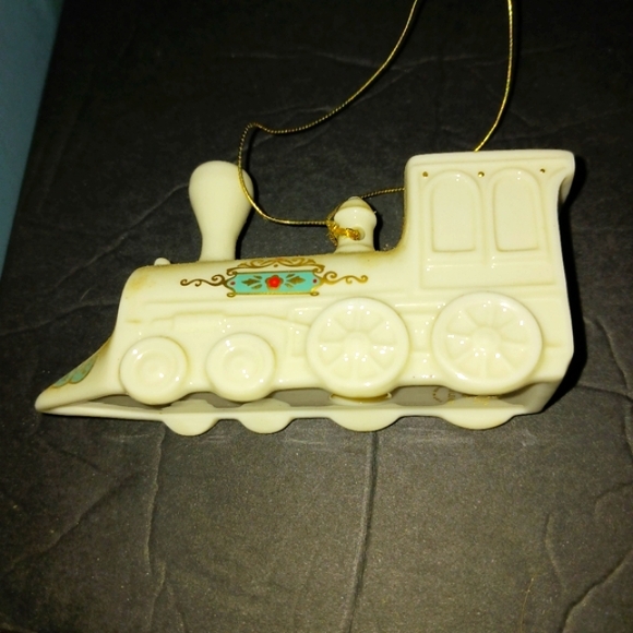 1988 Lenox Train Locomotive Christmas Ornament in original box - Picture 3 of 7